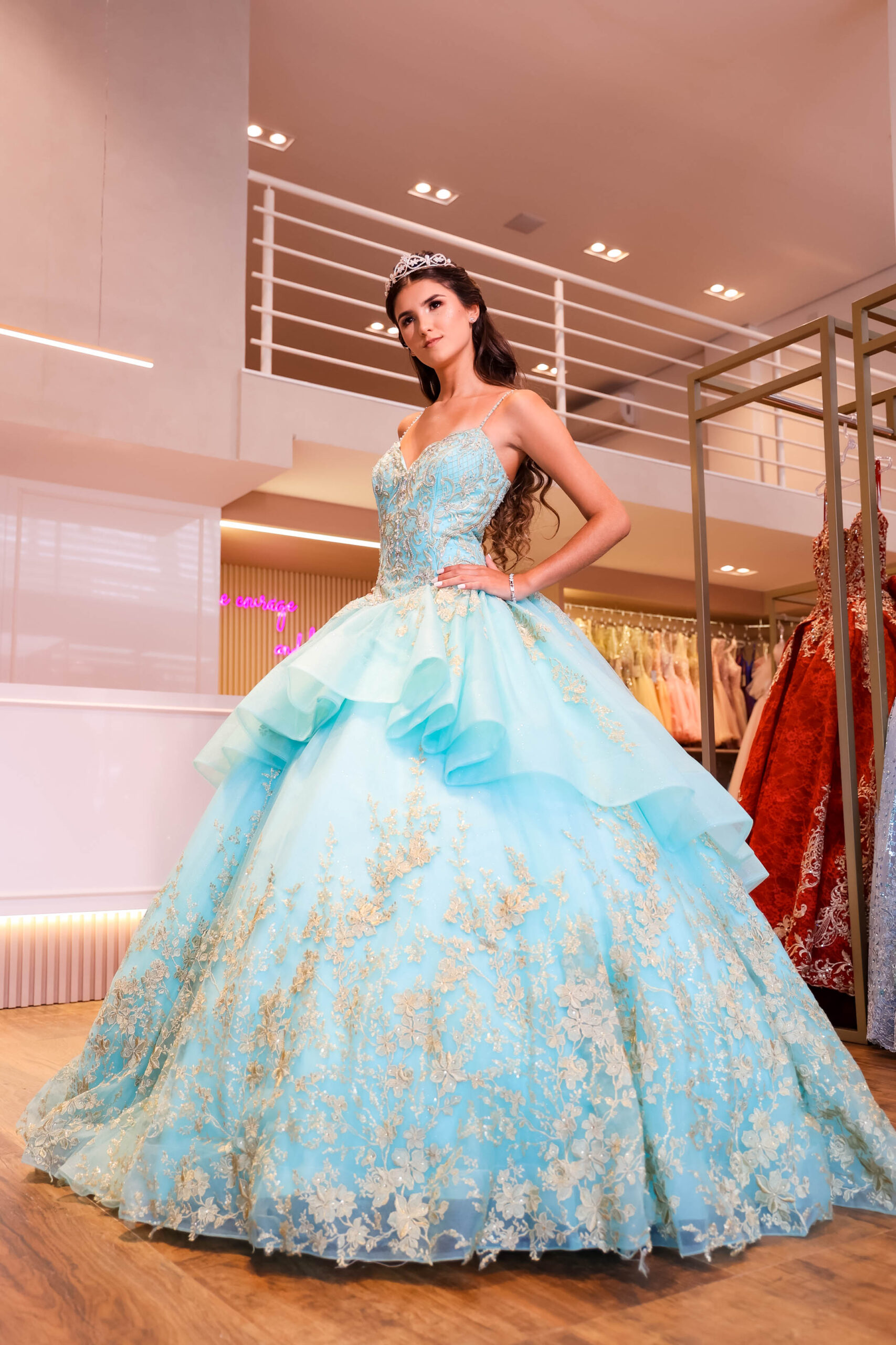 Coleção Cinderela – Vestidos de Noiva, Debutantes, Ternos, Smokings,  Aluguel de Roupas no Rio de Janeiro
